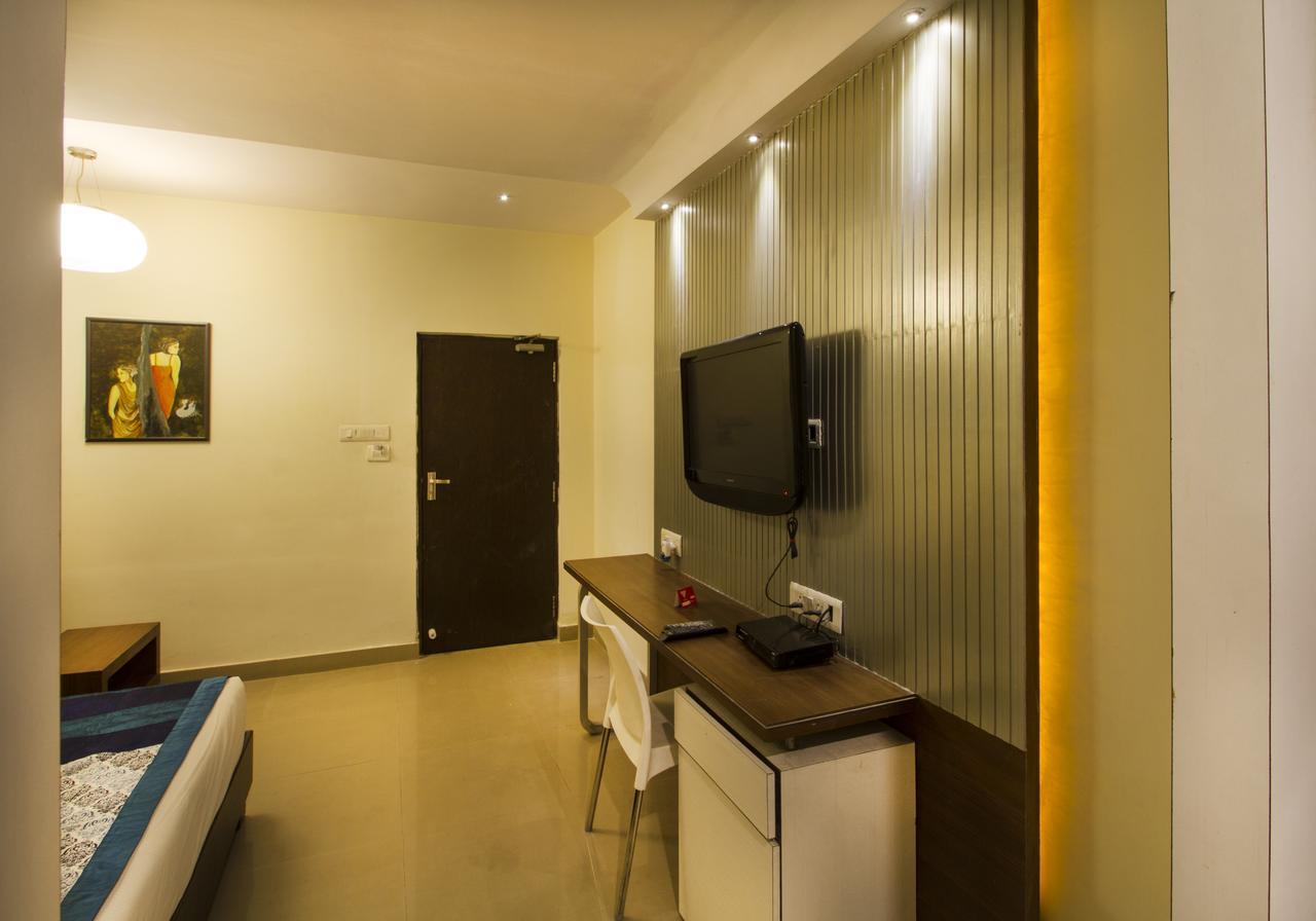 Oyo 984 Hotel Gn International Lālāguda エクステリア 写真